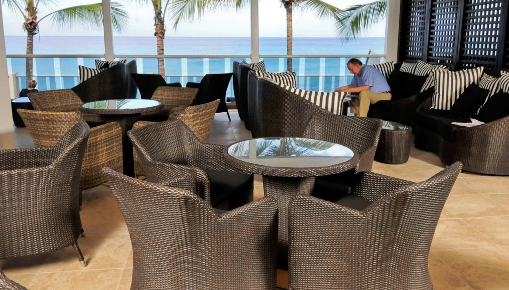 Waves Beach Resort Lounge 2jpg